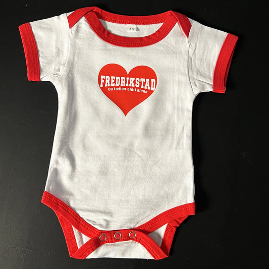 NYHET Body til baby - Du tællær aldri alene